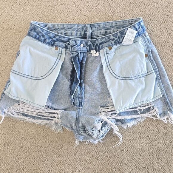 Pacsun High Rise Festival Medium Wash Distressed Jean Shorts - Size 26 - Picture 11 of 12